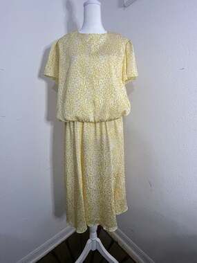 Lindsey Blake Vintage Yellow Patterned Short Sleeve Midi Dress